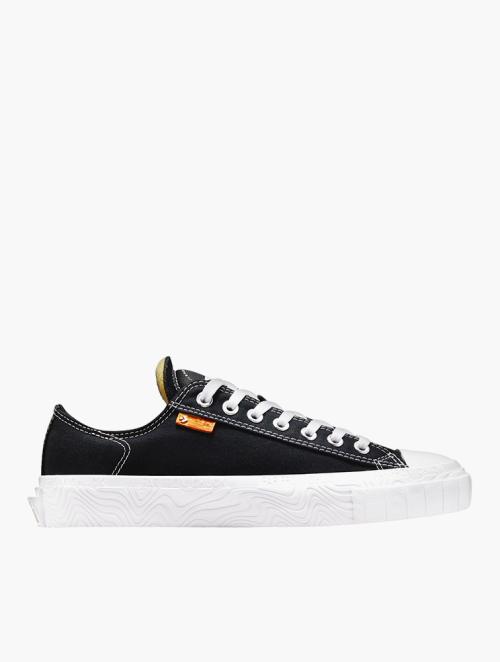 Converse Unisex Black & White Chuck Taylor Alt Star Sneakers