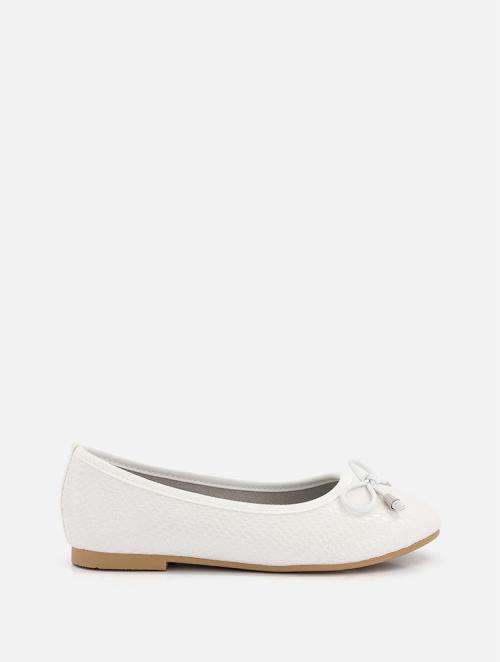 Woolworths White Older Girl Bow Pumps